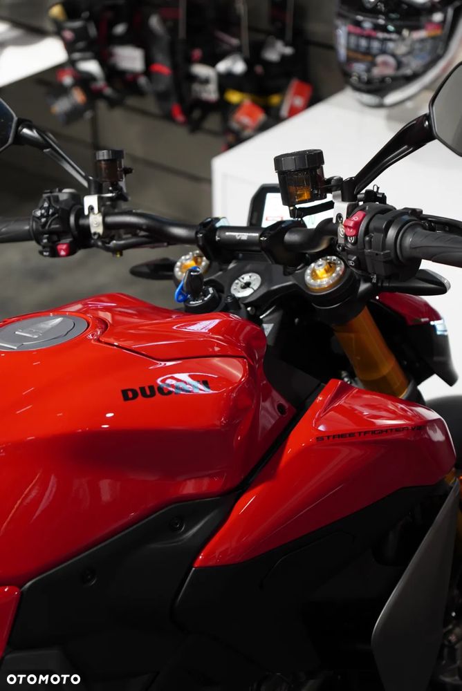 Ducati Streetfighter V2 - 7
