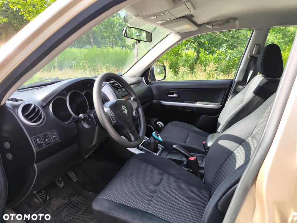 Suzuki Grand Vitara 2.0 De luxe - 5