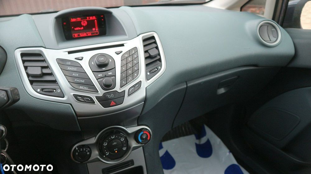 Ford Fiesta 1.25 Trend - 32