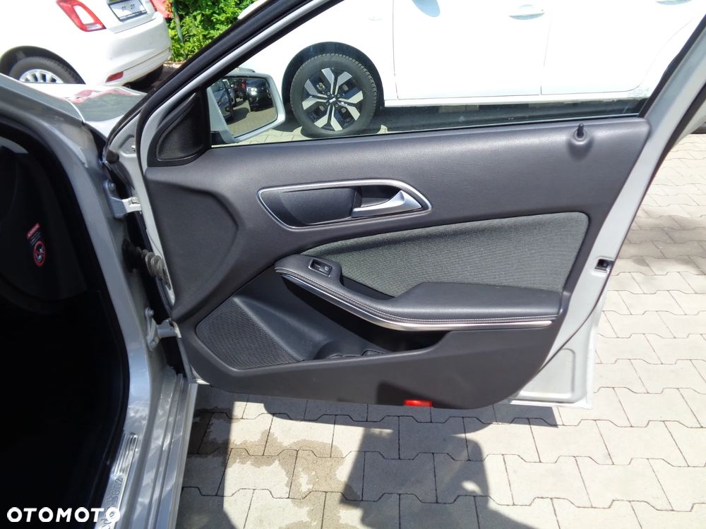Mercedes-Benz Klasa A 200 Activity Edition - 20