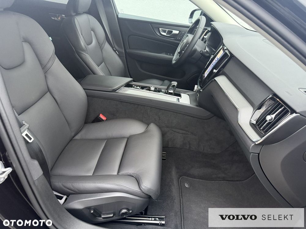Volvo V60 Cross Country - 29