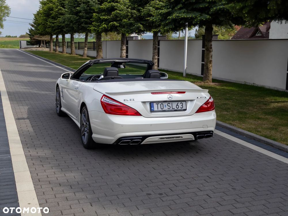 Mercedes-Benz SL 63 AMG - 31