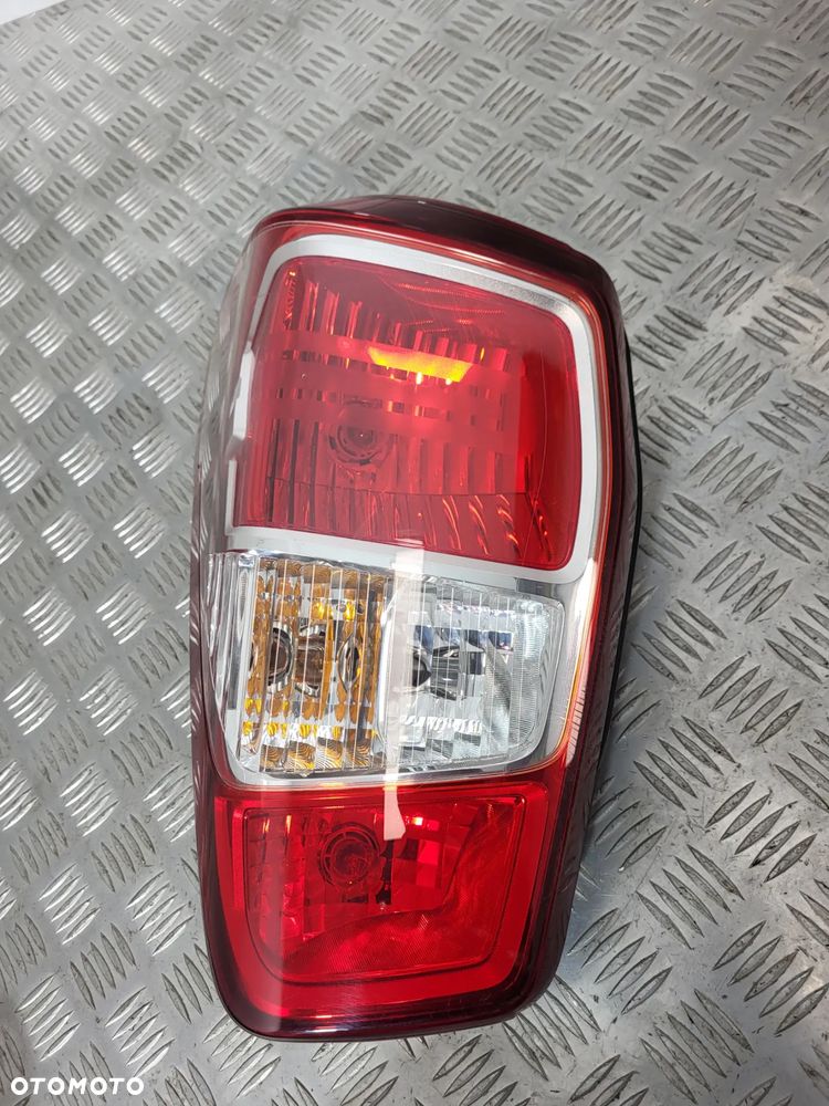 Ssangyong Musso Lampa Lewa Prawa Tył - 3
