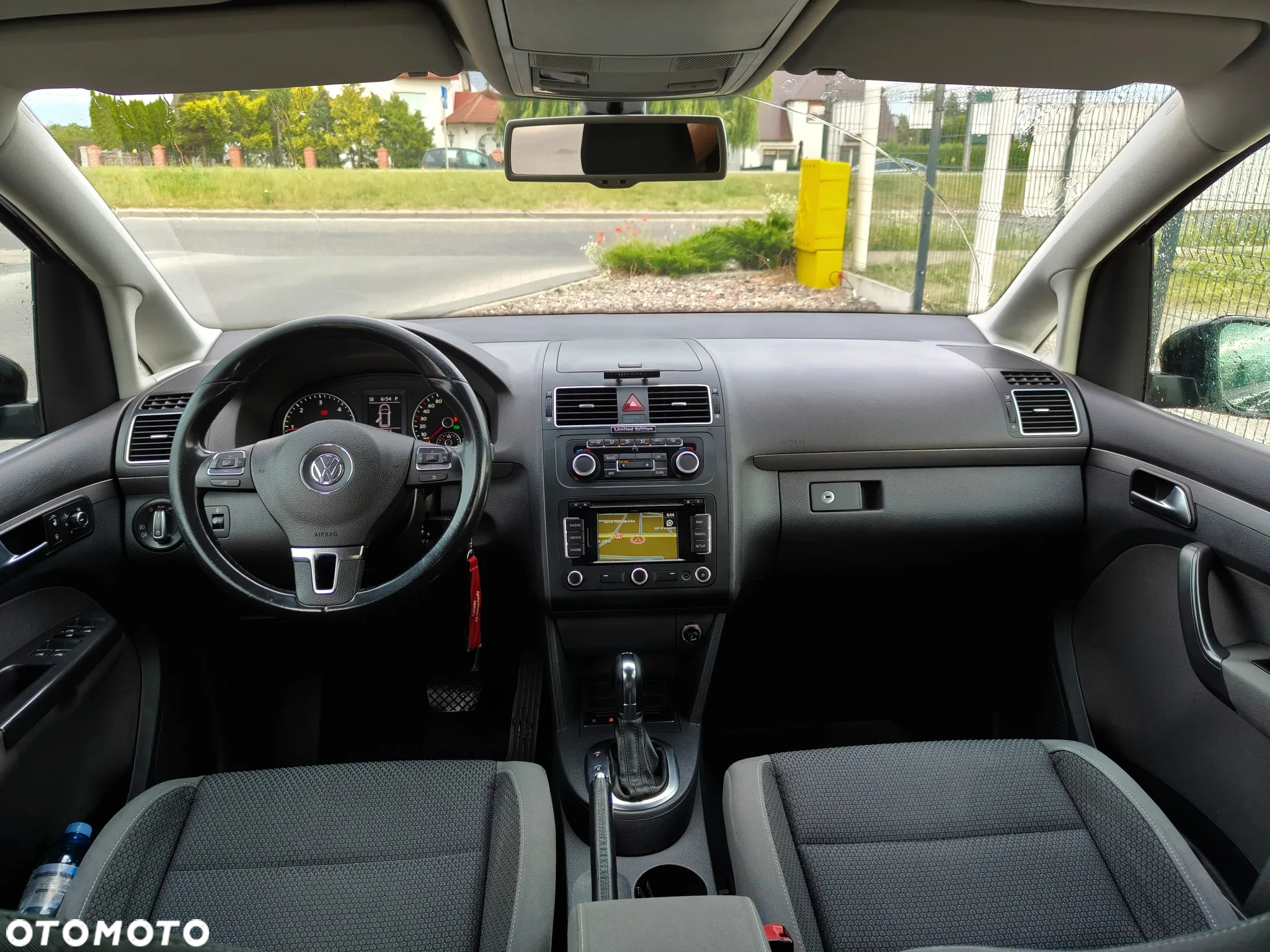 Volkswagen Touran 2.0 TDI DPF BlueMotion Technology DSG Comfortline - 17