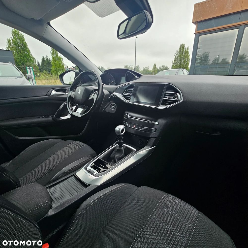 Peugeot 308 - 33