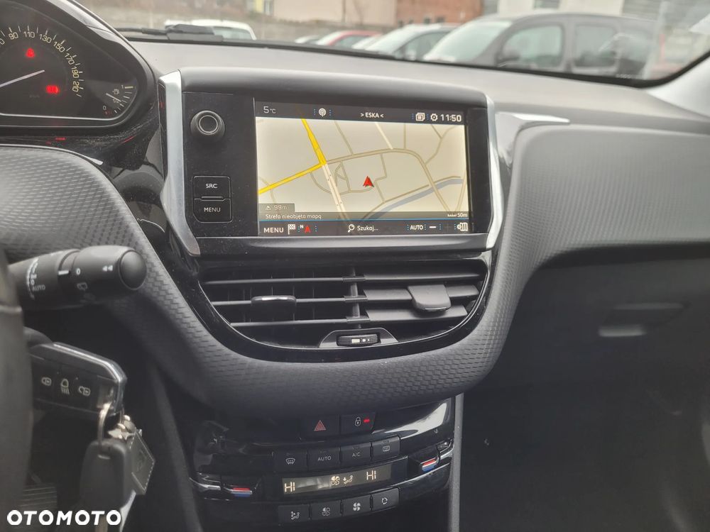 Peugeot 2008 1.2 Pure Tech GPF Style S&S - 9