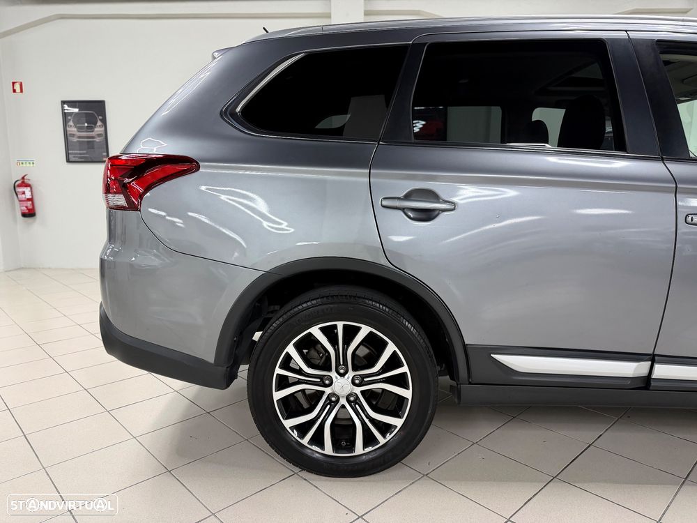 Mitsubishi Outlander 2.2 DI-D Intense+ - 4