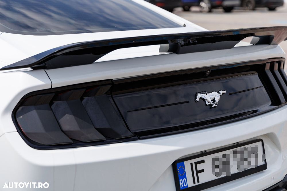 Ford Mustang - 6