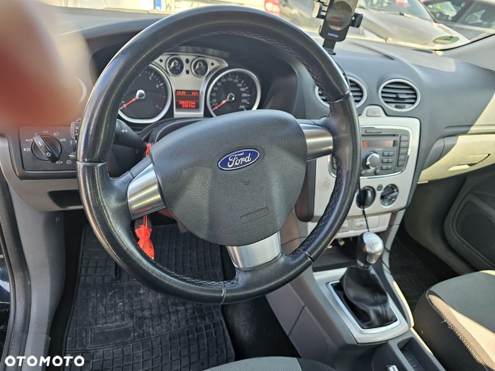 Ford Focus 1.8 FF Trend - 13