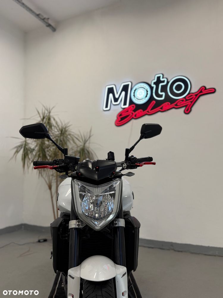 Yamaha FZ - 15