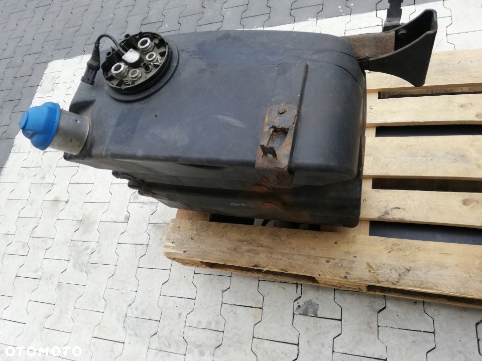 ZBIORNIK AD BLUE STRALIS TRAKKER - 2