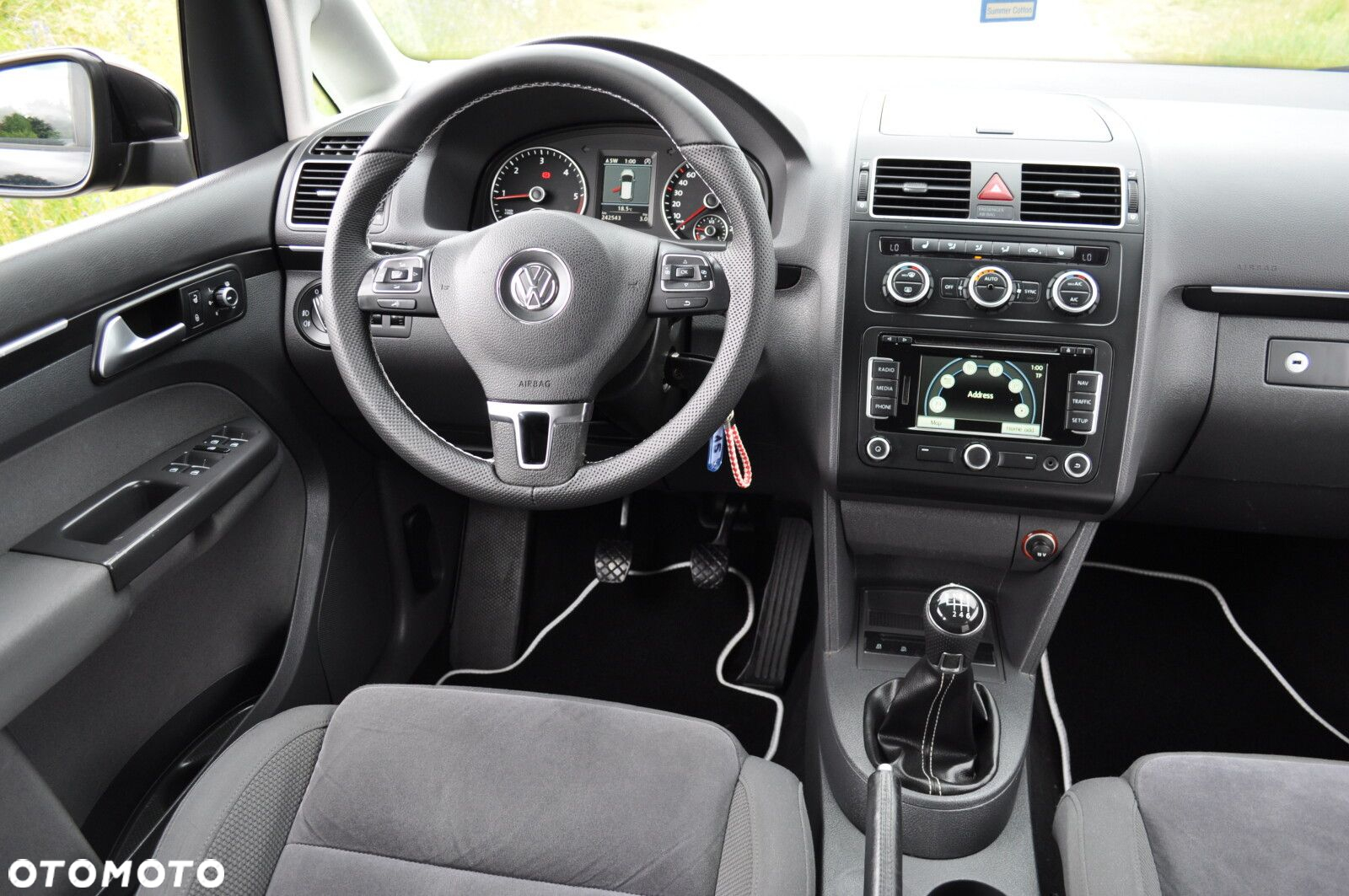 Volkswagen Touran - 9