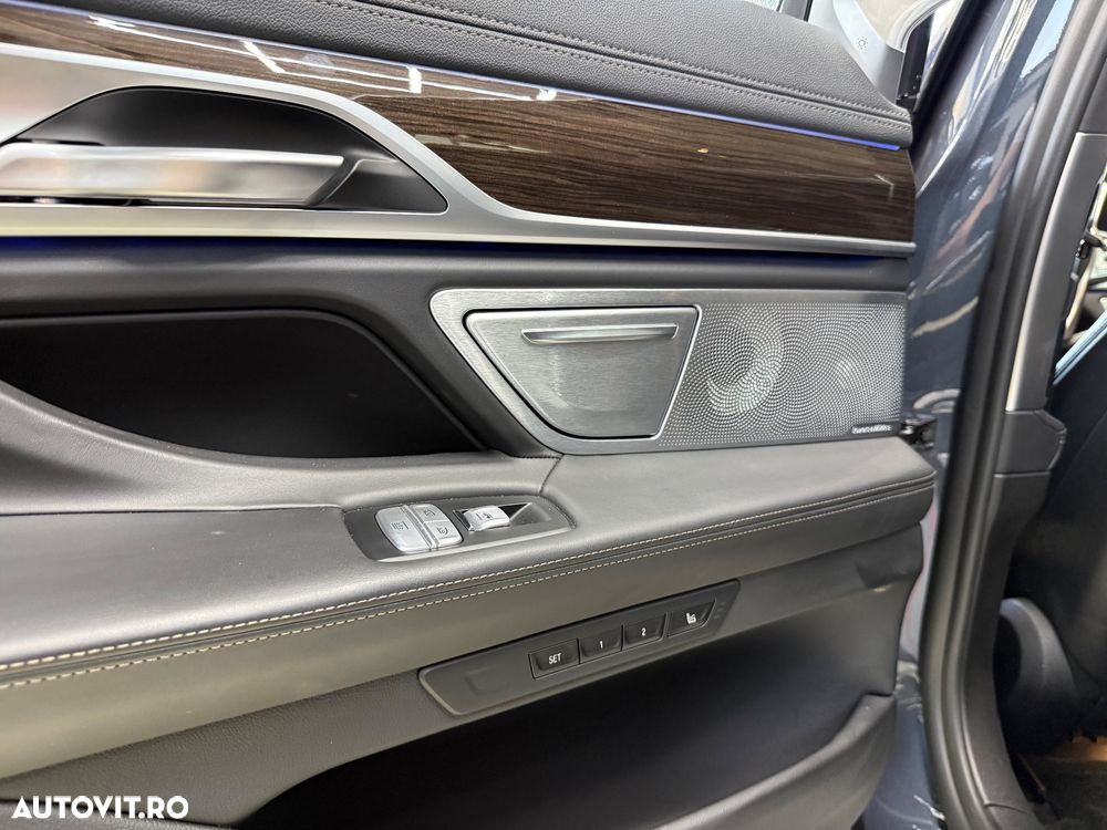 BMW Seria 7 730Ld xDrive - 29
