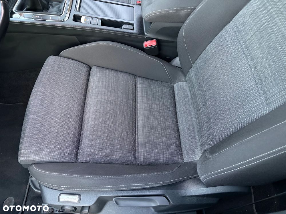 Volkswagen Passat 2.0 TDI EVO Business - 23