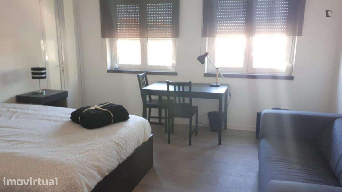 Quarto - localizado em Oeiras Lisbon - Grande imagem: 3/16
