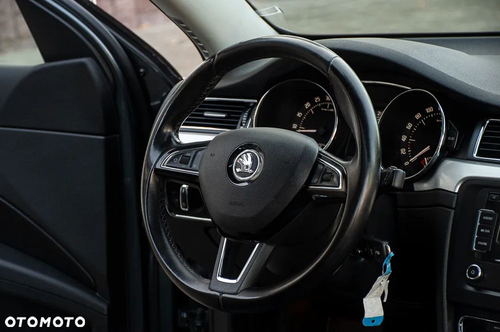 Skoda Superb 2.0 TDI Green tec DSG Exclusive - 19