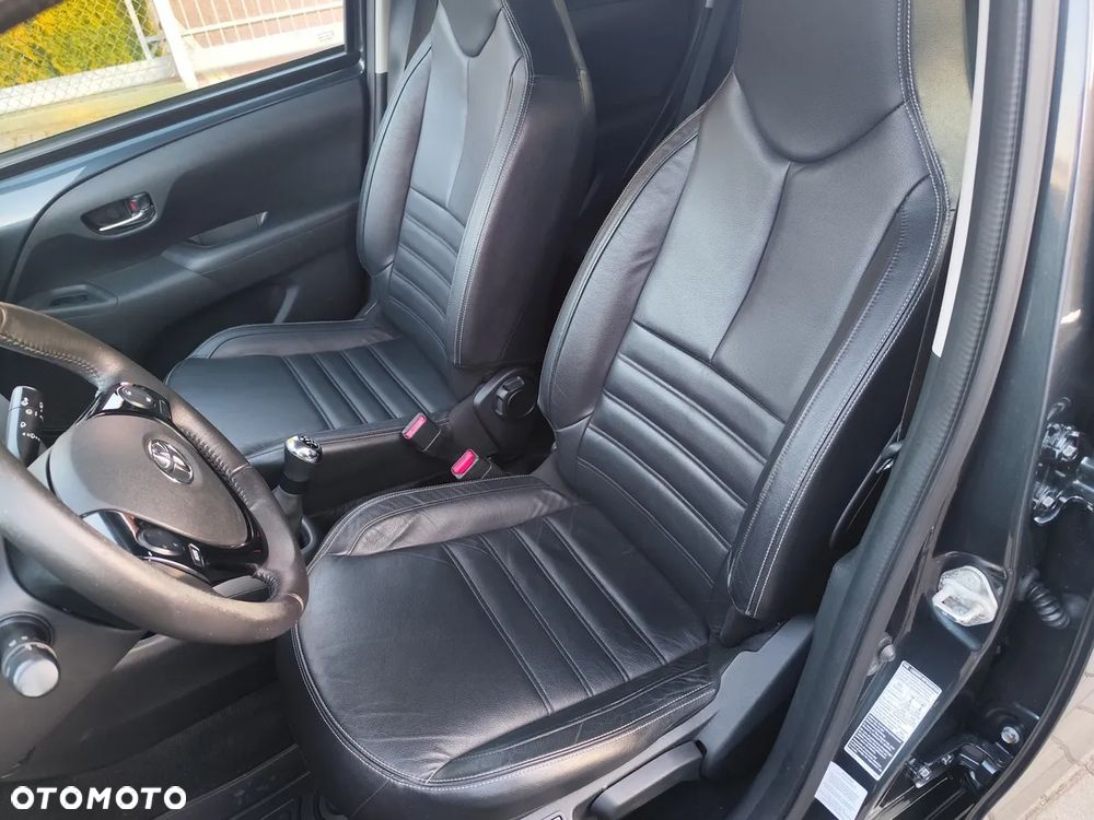 Toyota Aygo x-clusiv - 10