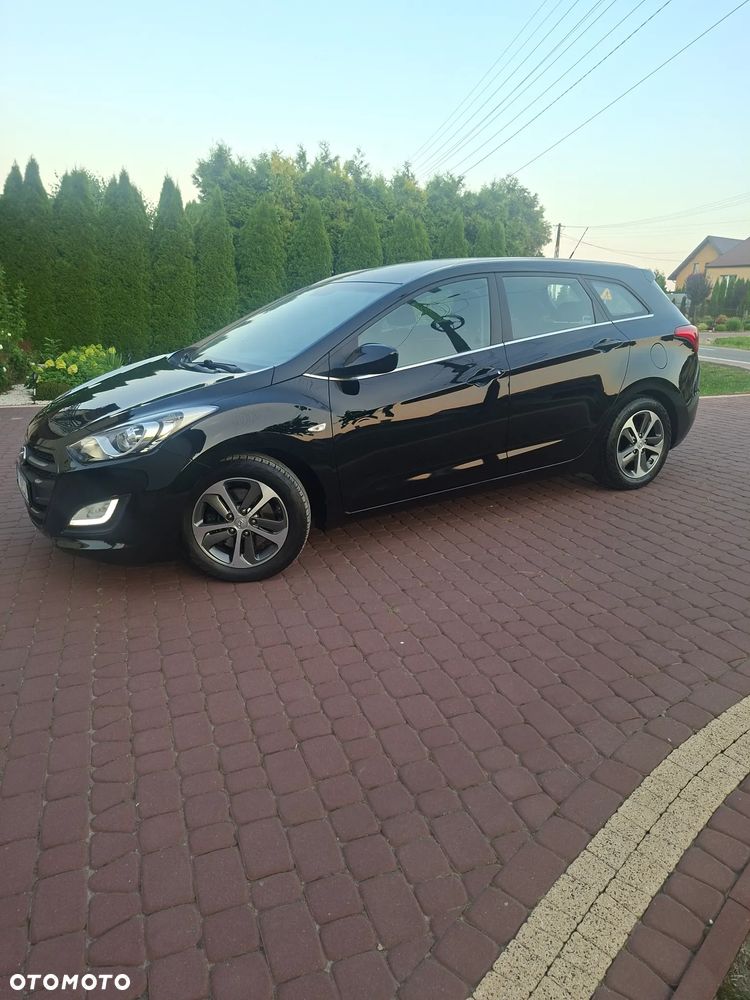 Hyundai i30 blue Kombi 1.6 GDi Trend - 3