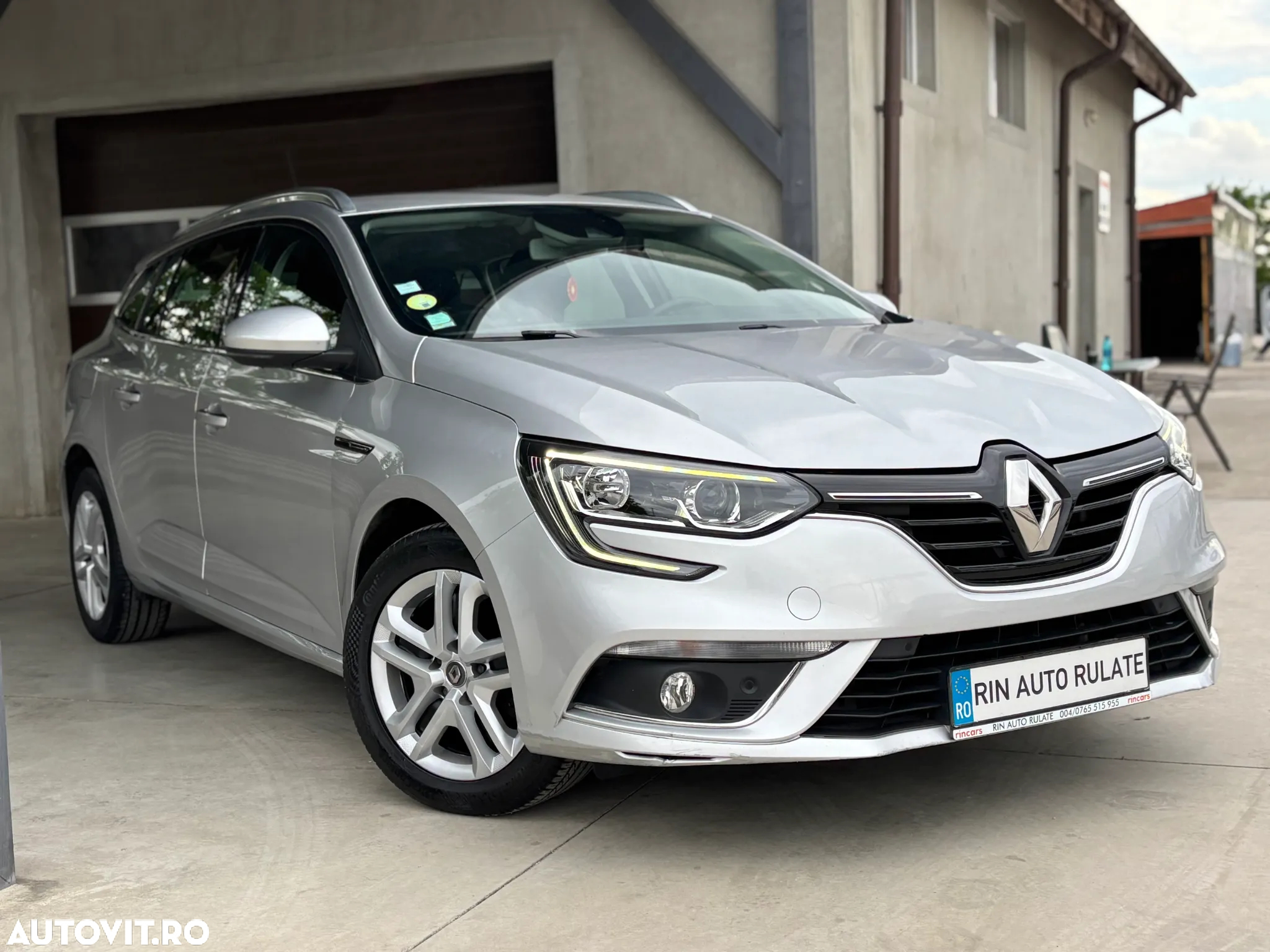 Renault Megane BLUE dCi 115 EDC BUSINESS EDITION - 11