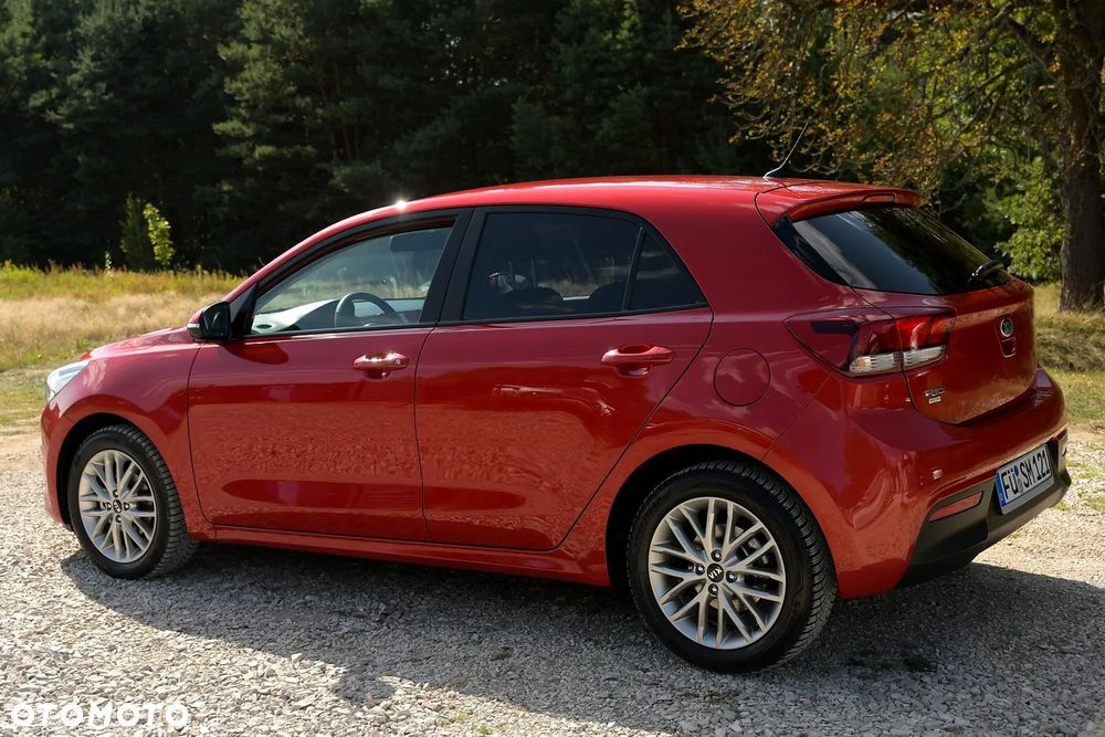 Kia Rio 1.4 L - 5