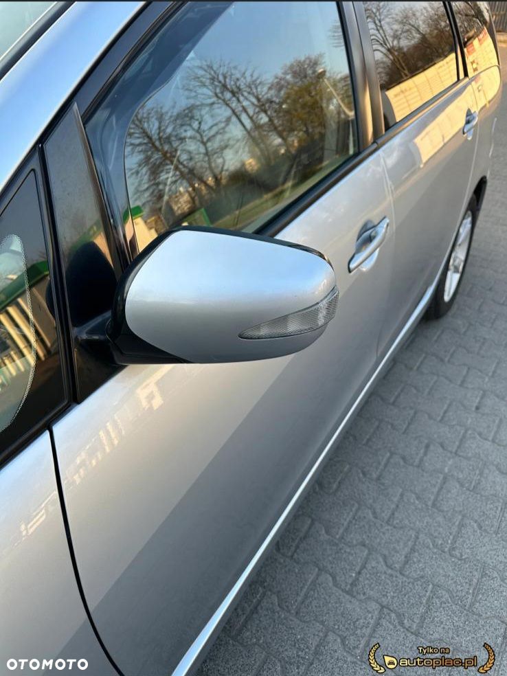 Mitsubishi Grandis - 16