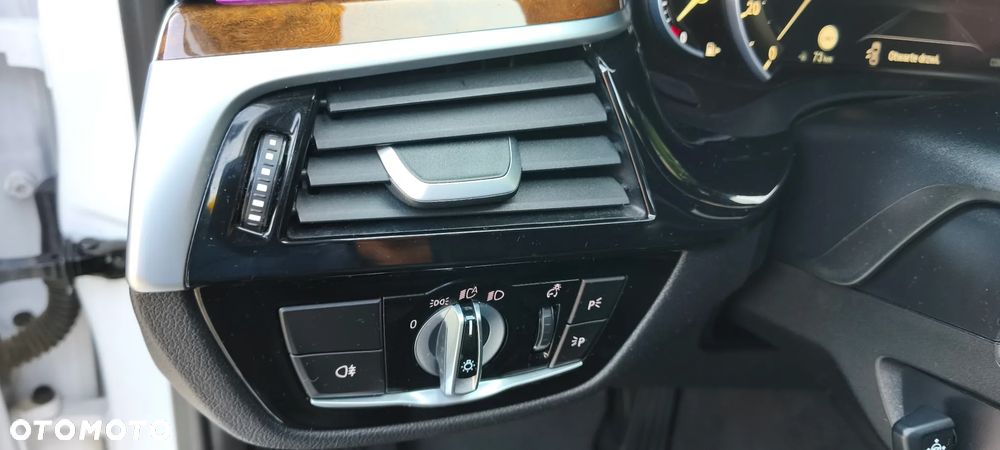 BMW Seria 5 530i Sport Line - 32