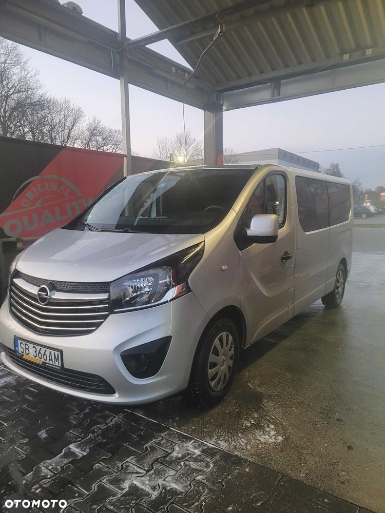 Opel Vivaro - 1