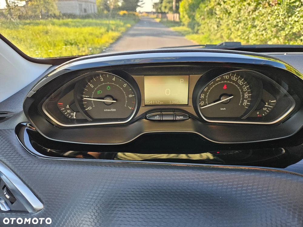 Peugeot 208 1.2 PureTech Allure S&S EAT6 - 16