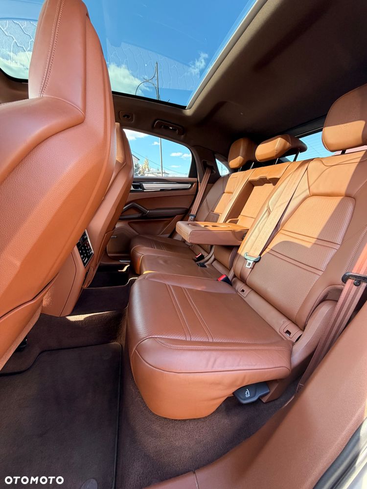 Porsche Cayenne E-Hybrid Platinum Edition - 28