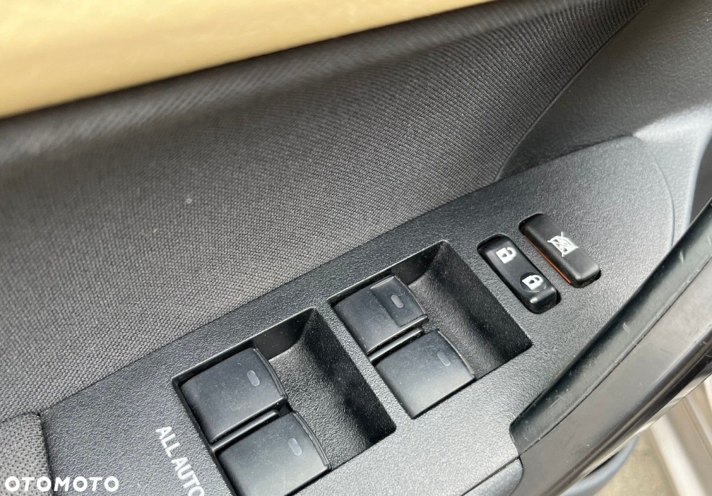 Toyota Corolla - 25