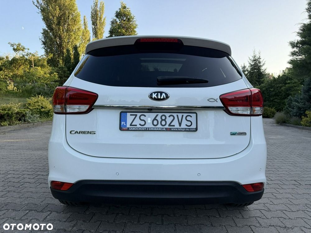 Kia Carens - 5