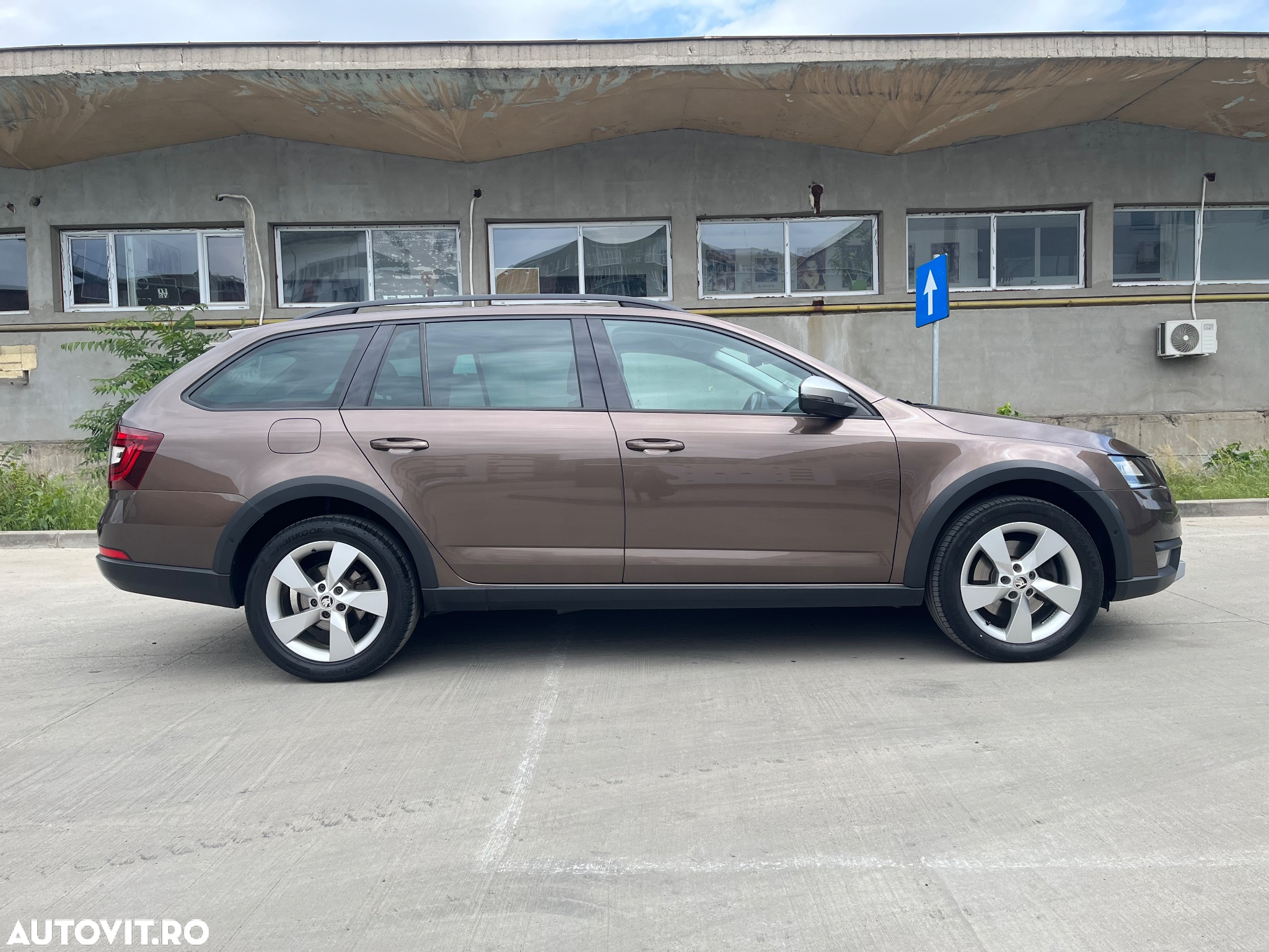Skoda Octavia 2.0 TDI 4x4 DSG Ambition - 5