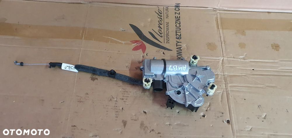 Zamek klapy bagażnika dociąg Audi A4 B9 Kombi 3V5827887A - 1