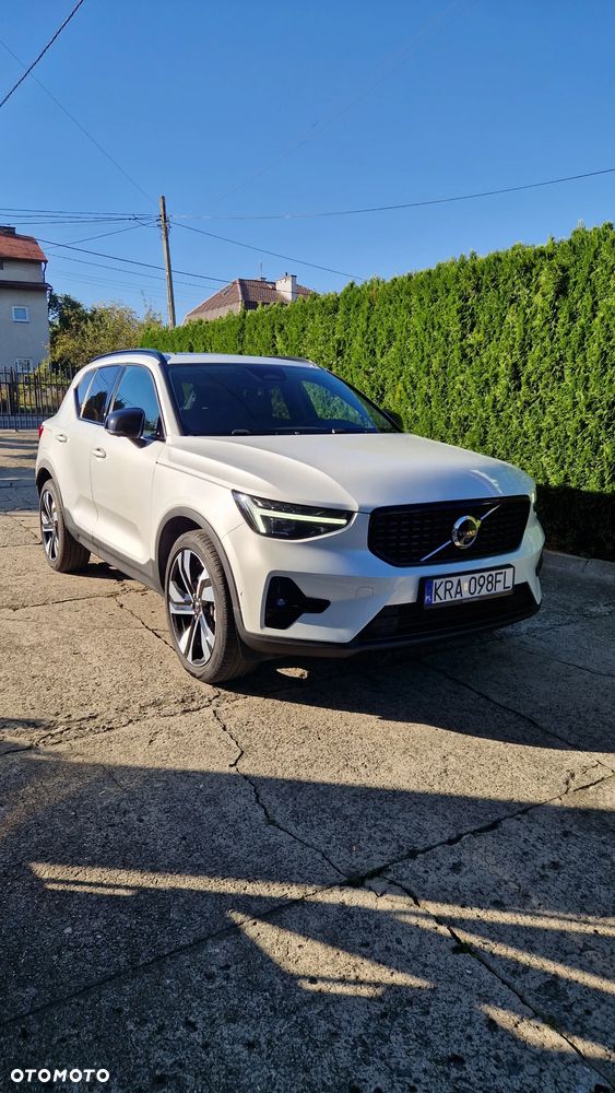 Volvo XC 40 B5 AWD Ultimate Dark - 4