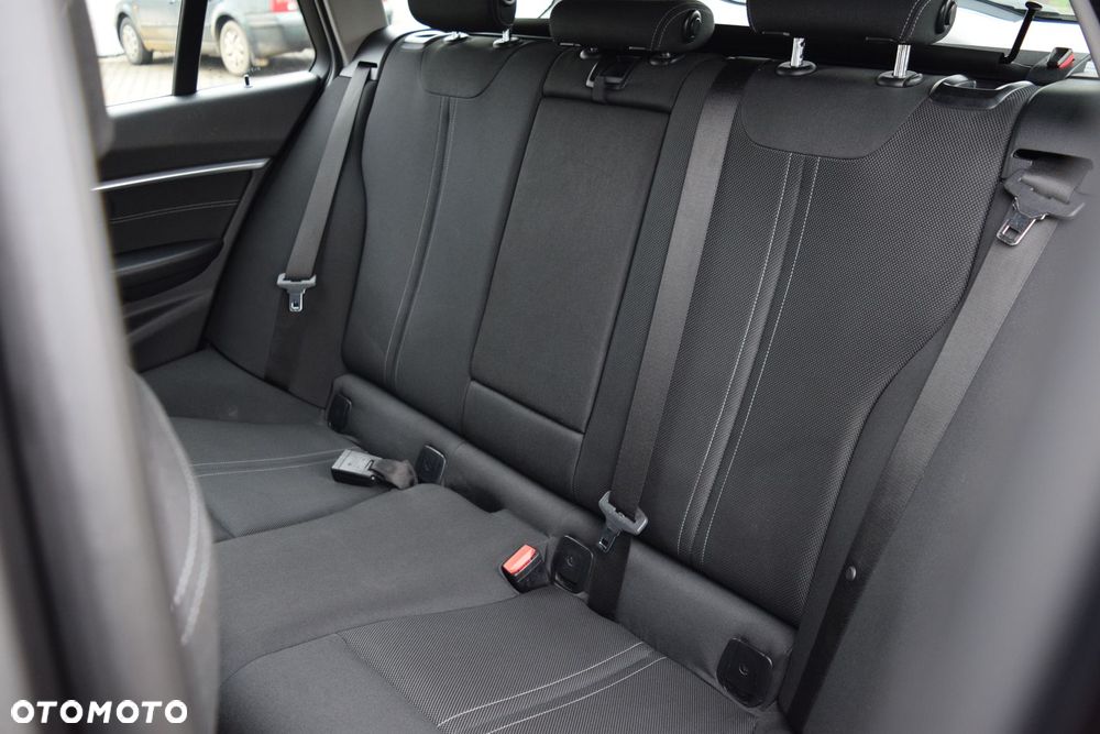 BMW Seria 3 320d xDrive Sport Line - 25