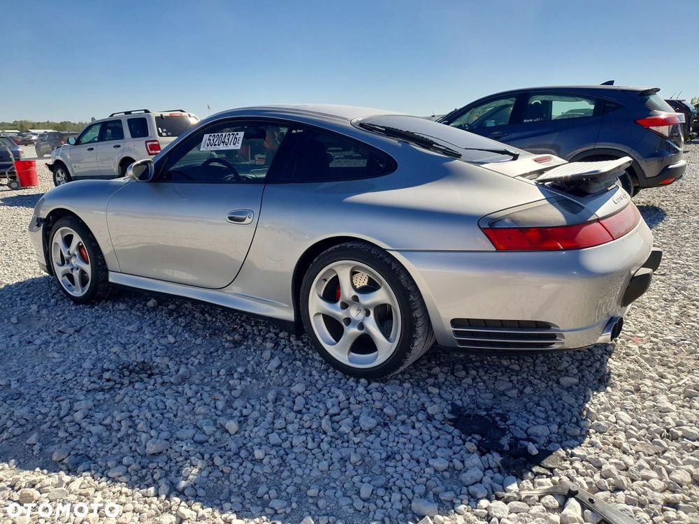 Porsche 911 Carrera 4 - 2