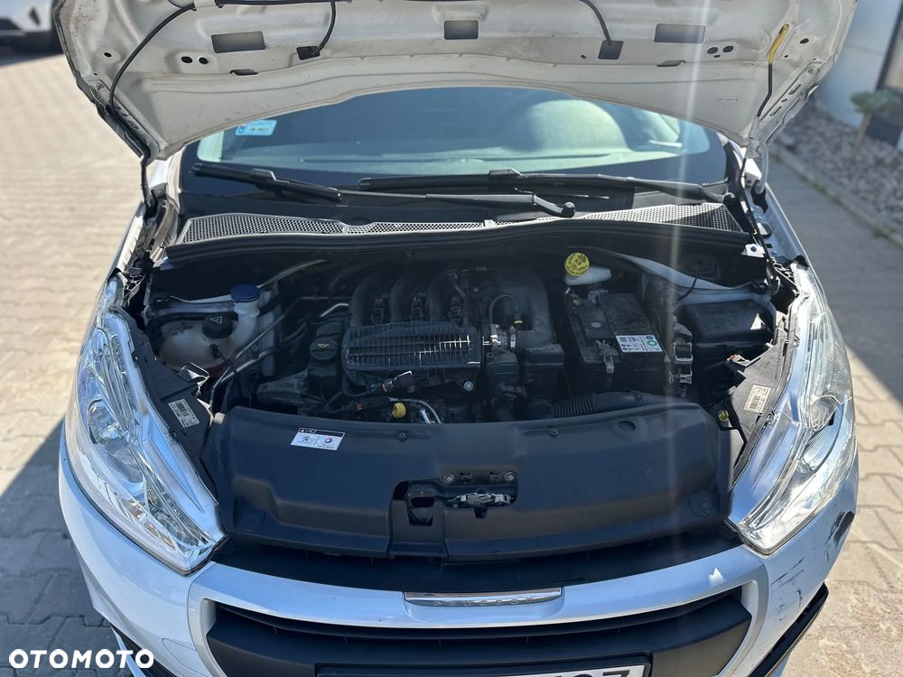 Peugeot 208 - 15