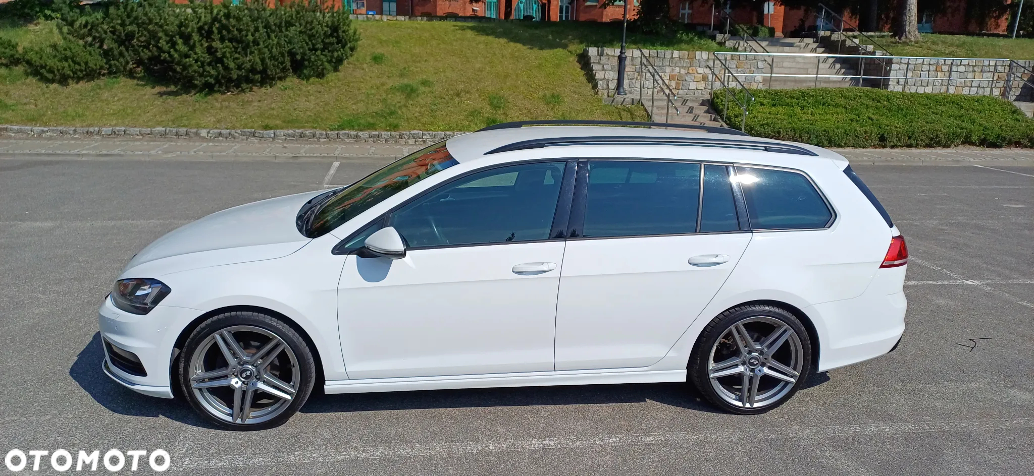 Volkswagen Golf - 8