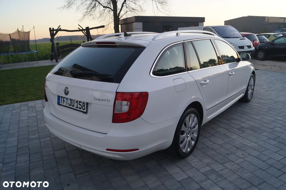 Skoda Superb 2.0 TDI Exclusive - 3