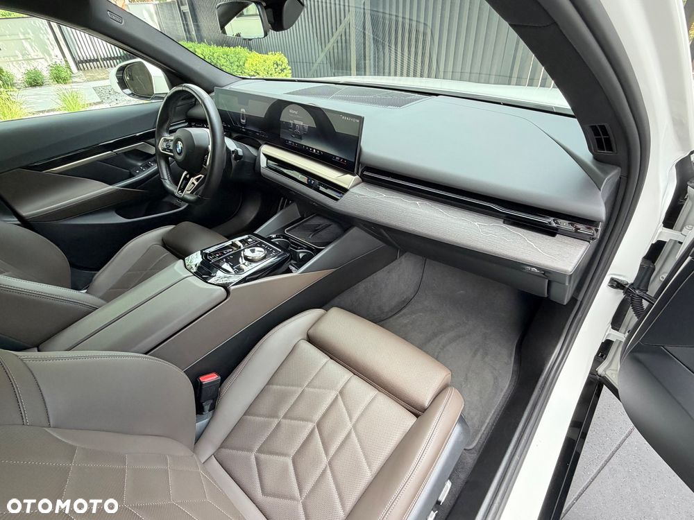 BMW Seria 5 520i mHEV M Sport sport - 13