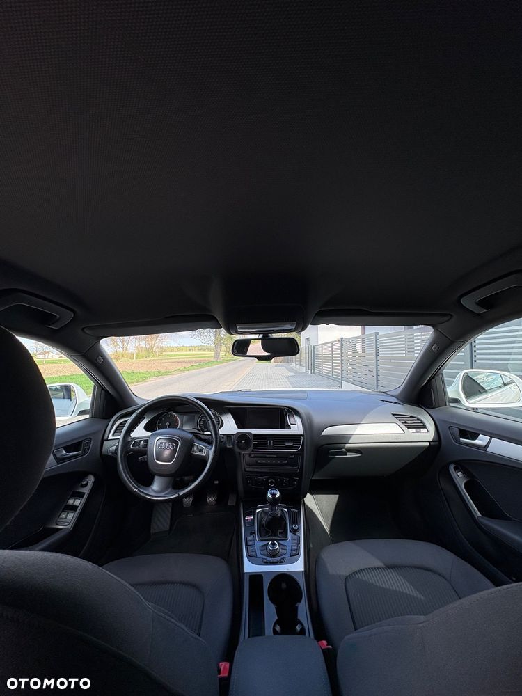 Audi A4 Avant 2.0 TDI - 9