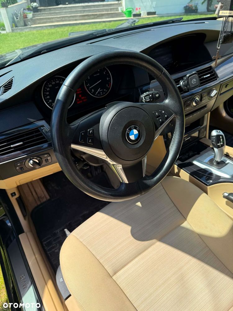 BMW Seria 5 523i - 9