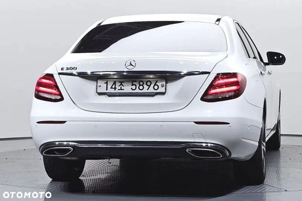 Mercedes-Benz Klasa E 300 9G-TRONIC Avantgarde - 3