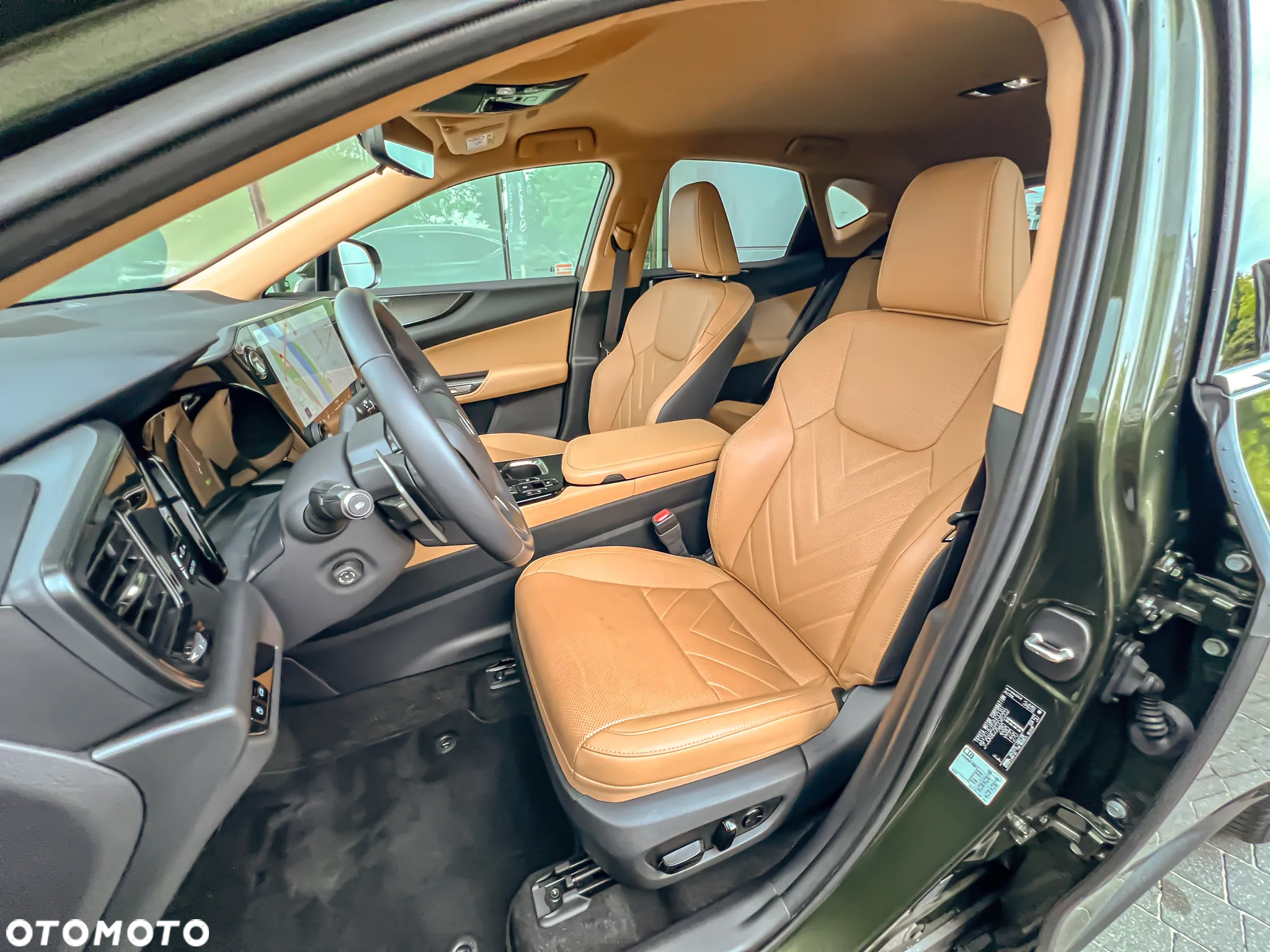 Lexus NX 350h Omotenashi AWD - 14