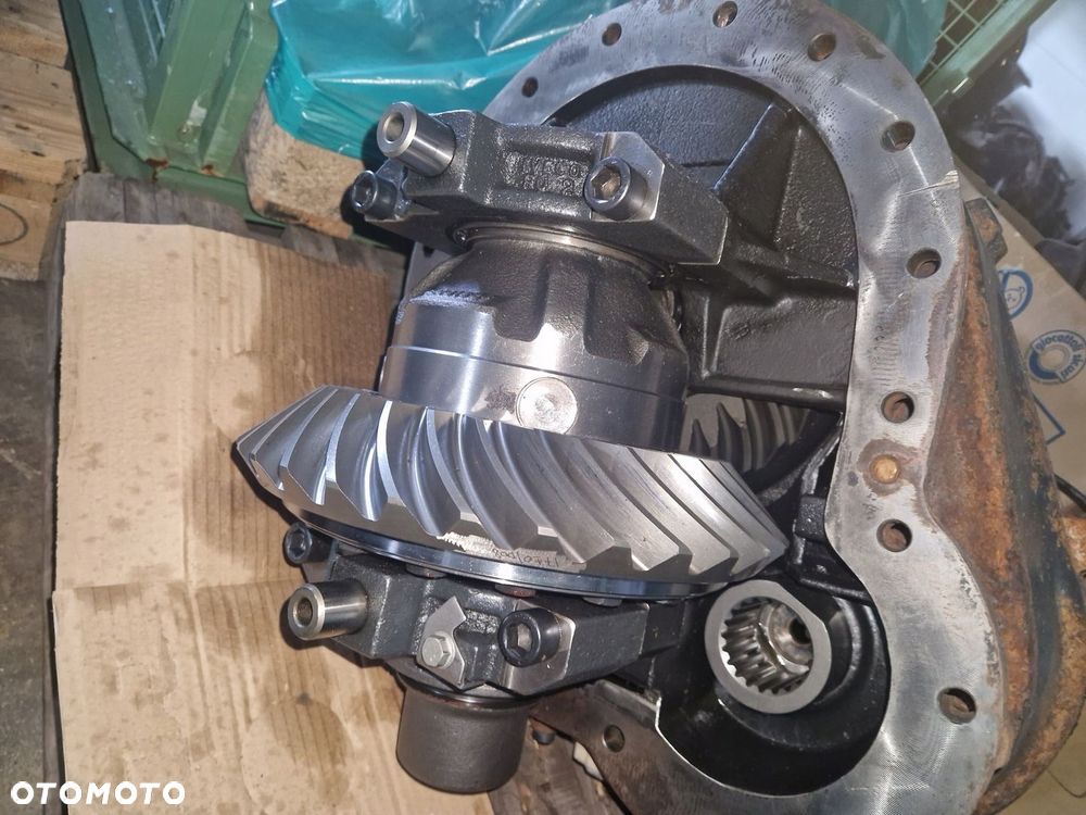 Wkład mostu Dyfer Przelotowy Pośredni Iveco Trakker 27/32 3.79 1.185 Diff - 3