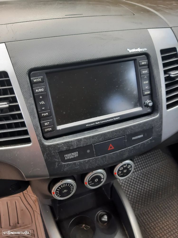 Mitsubishi Outlander 2.2 DI-D Instyle FPF 4WD - 3