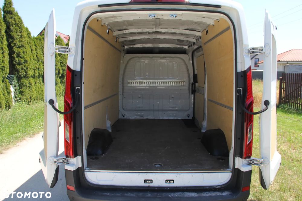 Maxus DELIVER 9 - 9