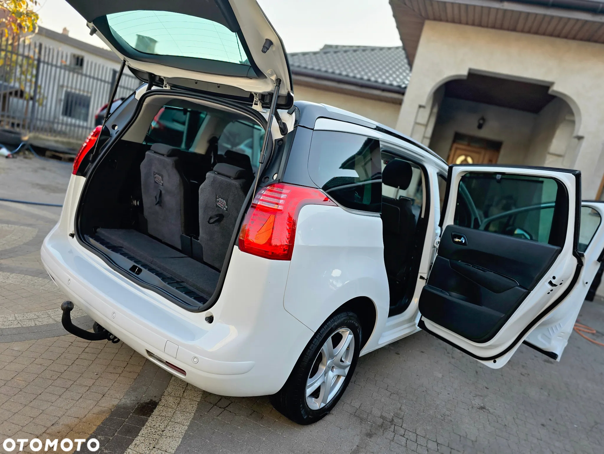 Peugeot 5008 - 11