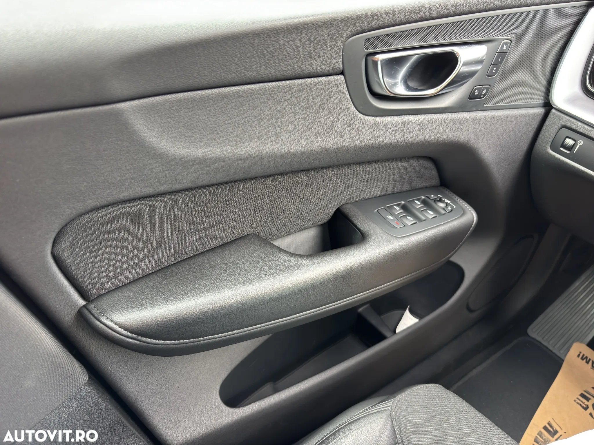 Volvo XC 60 B4 D Geartronic Momentum Pro - 14
