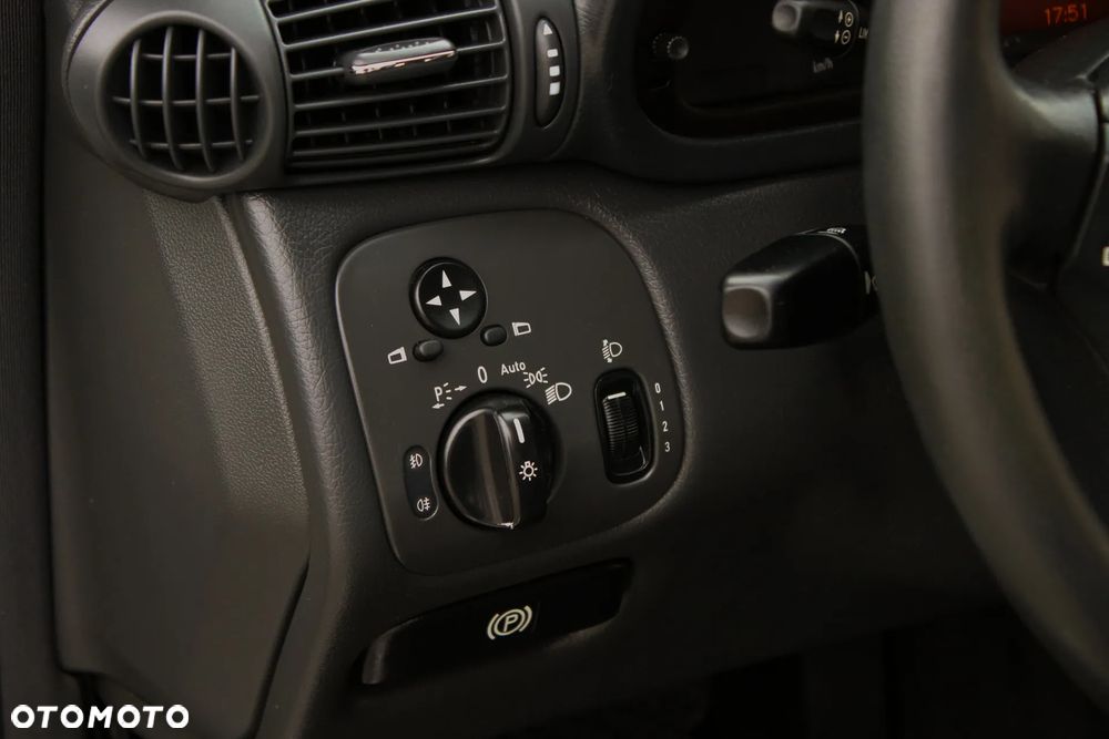 Mercedes-Benz Klasa C 180 Kompressor Automatik Classic - 28